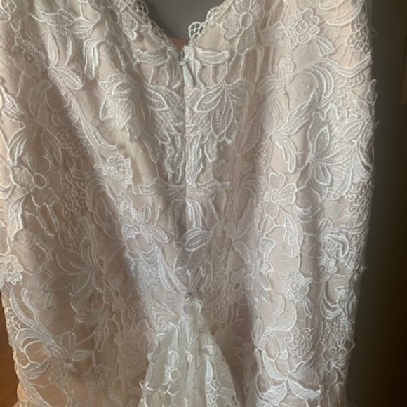 Martina Liana 611 Lace Halter Wedding Dress w/ Open Back! pen to offers! - Picture 10 of 12